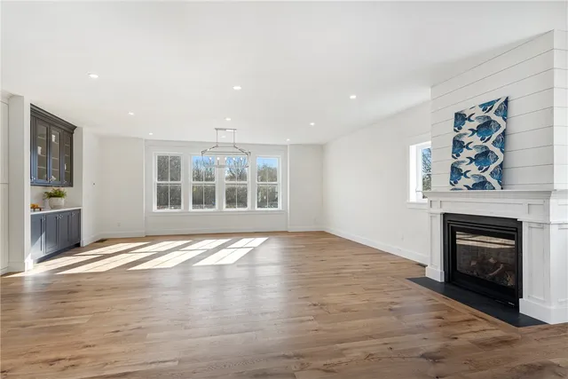 $1,670,000 | 3 Knowlton Court, Bristol, RI 02809