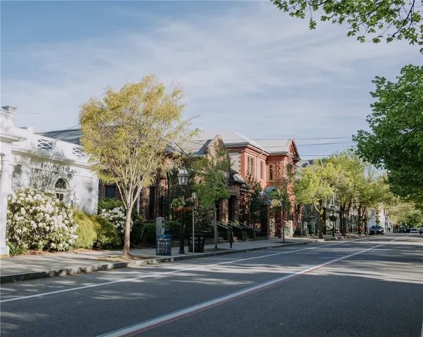 $1,670,000 | 3 Knowlton Court, Bristol, RI 02809