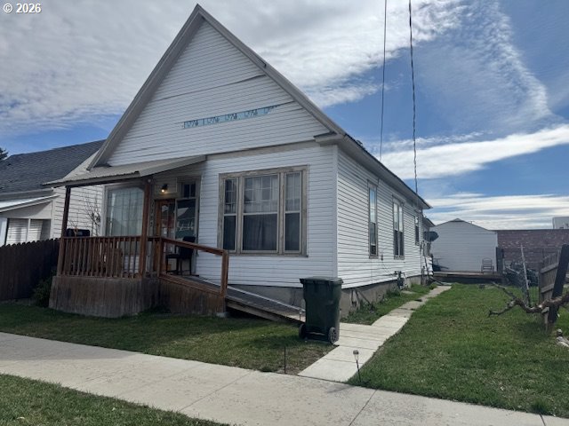 1787 Valley Avenue Baker City, OR 97814 - Photo 1 of 13 a view of a house with a yard