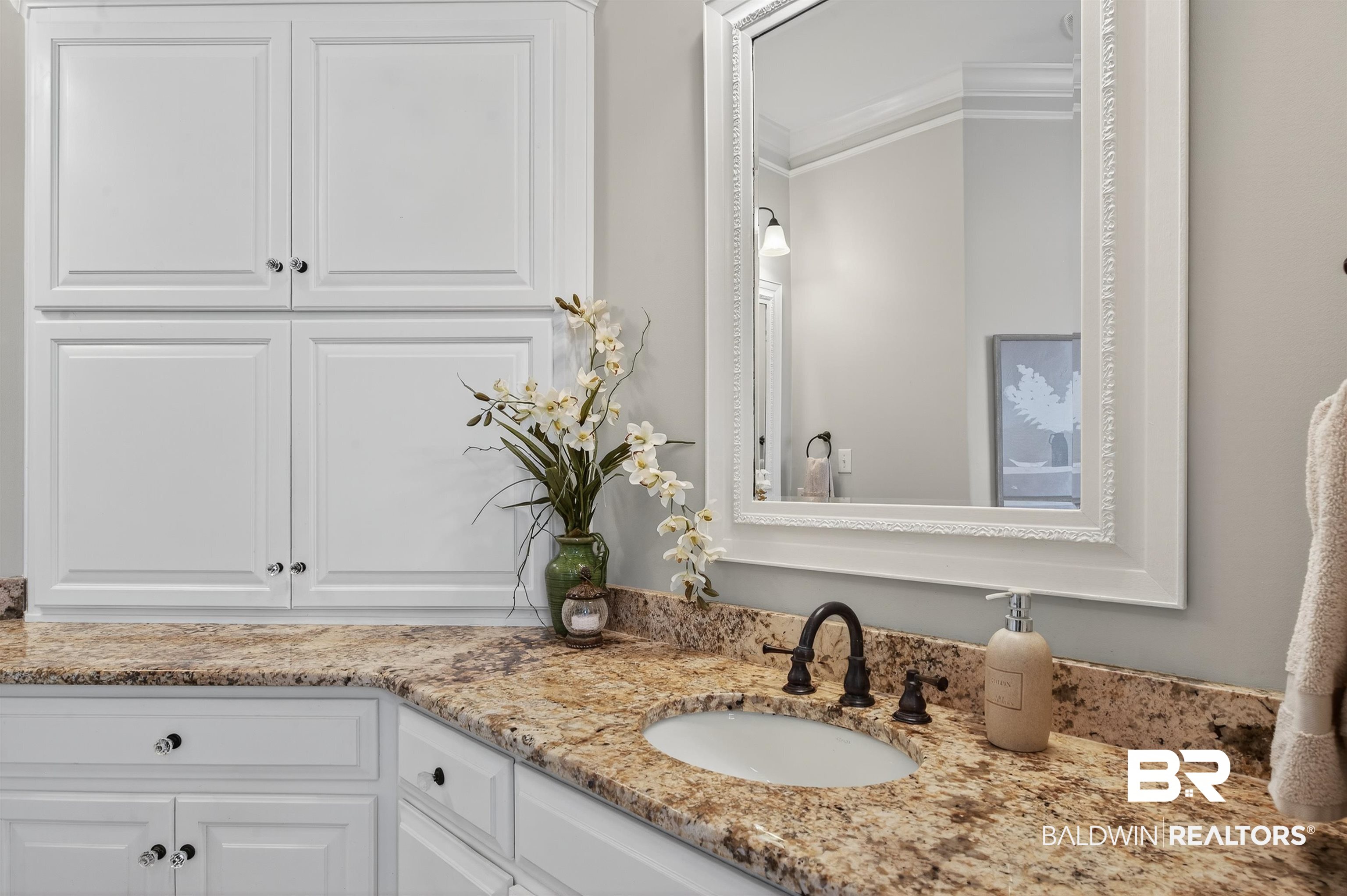 146 Clubhouse Circle Fairhope, AL 36532 - Photo 42 of 84 Double Vanities