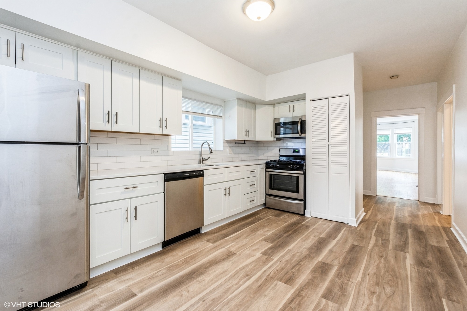 2909 North Ridgeway Avenue Chicago, IL 60618 - Photo 28 of 46