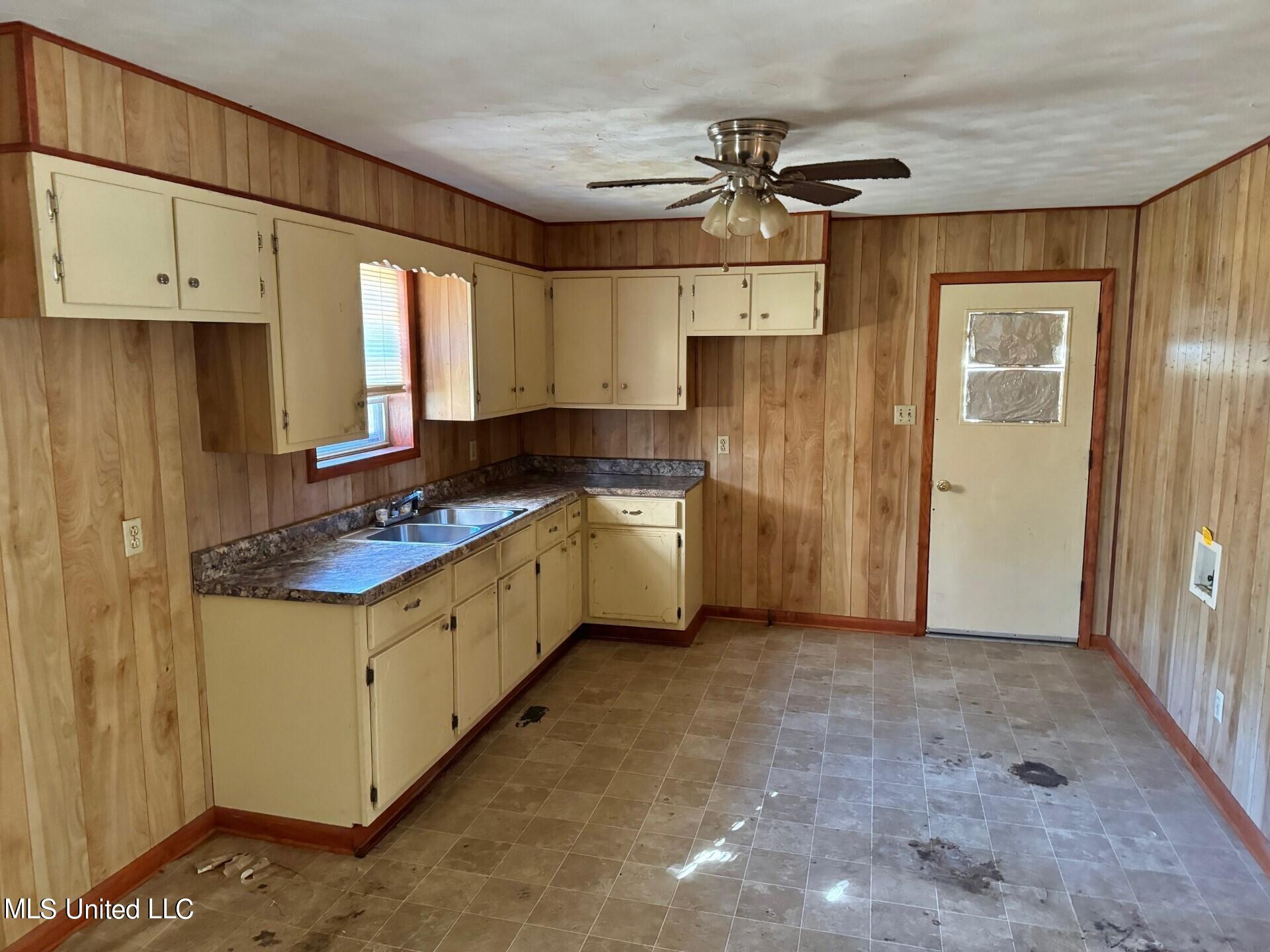 3808 Parks Place Road Como, MS 38619 - Photo 3 of 12 thumbnail_IMG_2994 - Copy