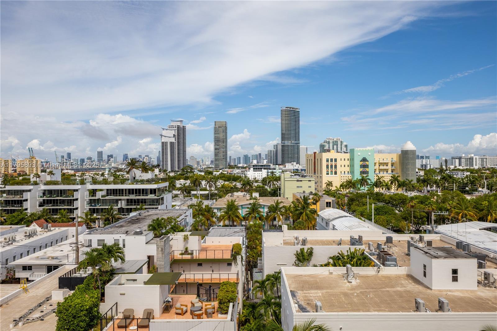 345 Ocean Drive, Unit 904 Miami Beach, FL 33139 - Photo 2 of 36 a view of a city