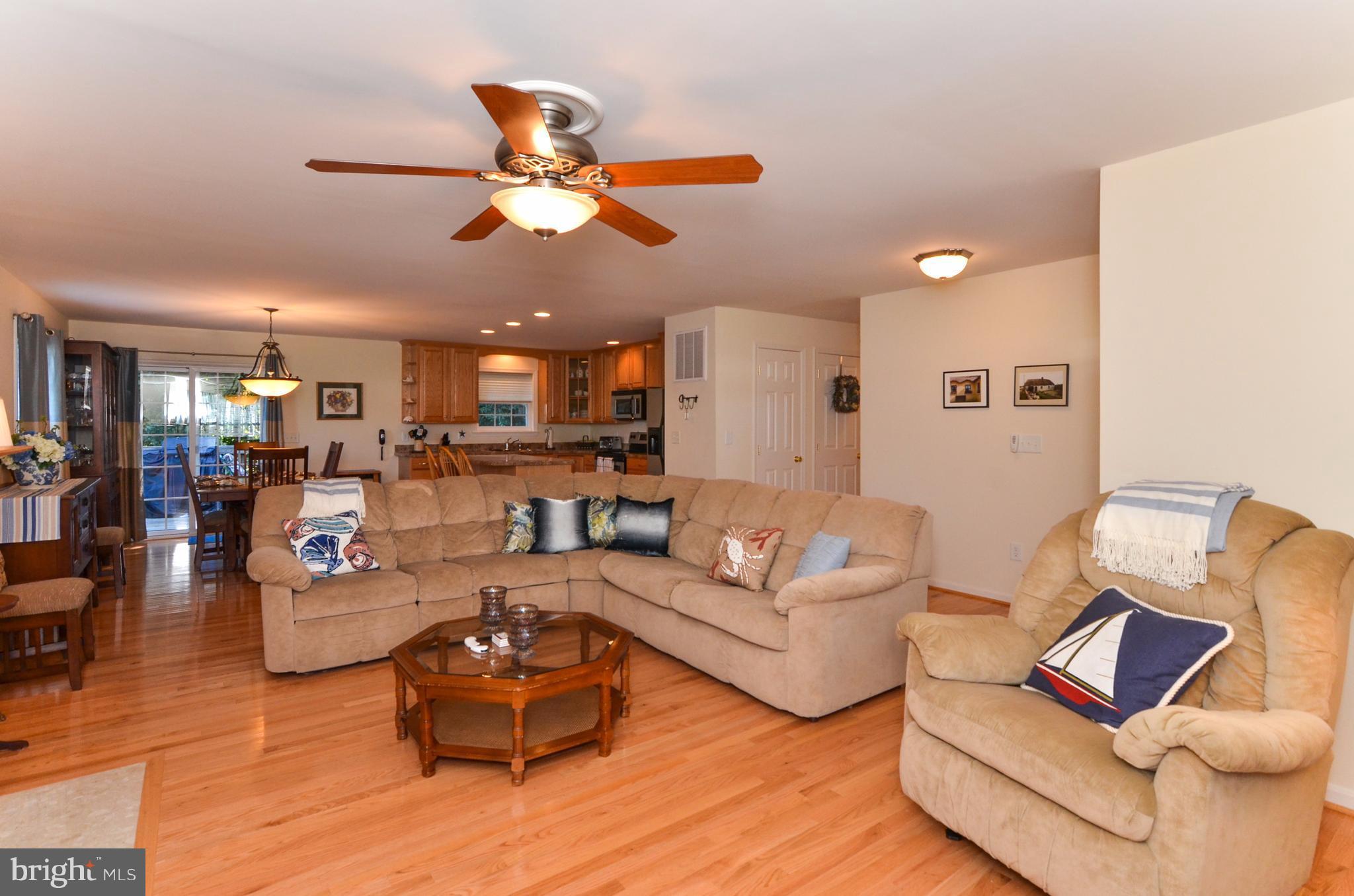 303 Blackwell Road Colonial Beach, VA 22443 - Photo 2 of 27 Living Room