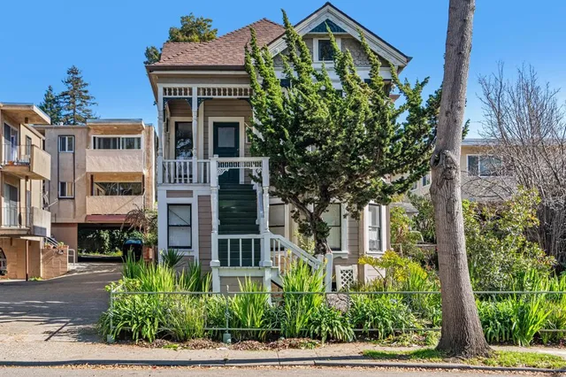 $2,100,000 | 1425-1425 Martin Luther King Jr Way, Berkeley, CA 94709