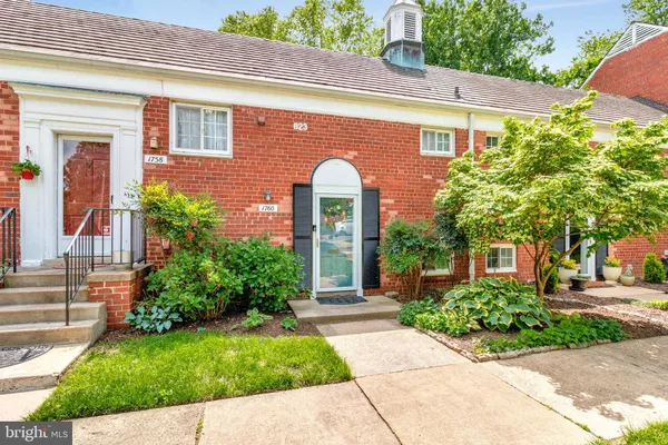 $2,595 | 1760 Preston Road, Unit 1760, Alexandria, VA 22302