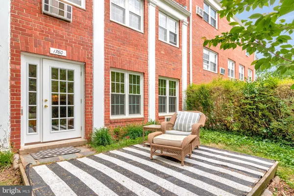 $2,595 | 1760 Preston Road, Unit 1760, Alexandria, VA 22302