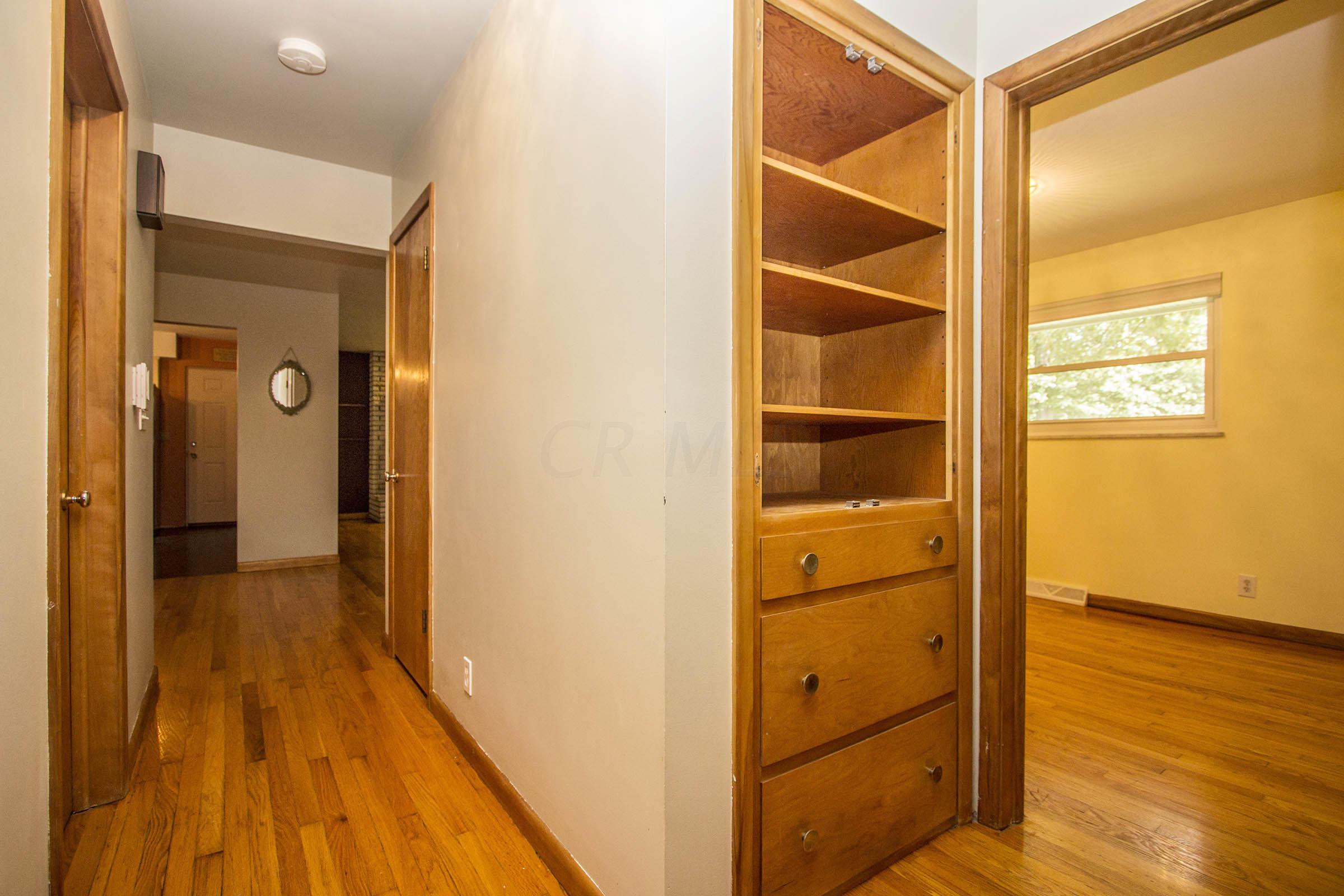 5305 Westbridge Road Columbus, OH 43231 - Photo 16 of 37 Gallery Image 16