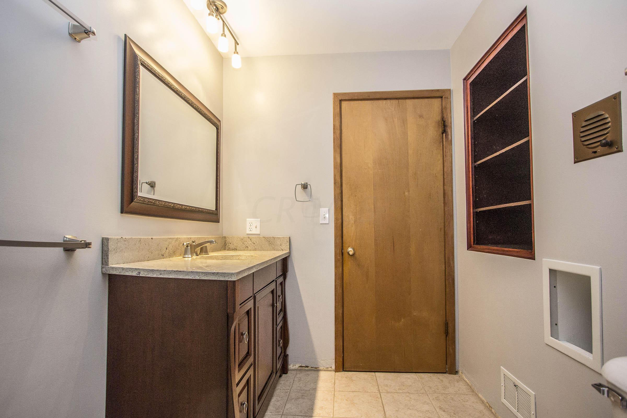 5305 Westbridge Road Columbus, OH 43231 - Photo 22 of 37 Gallery Image 22