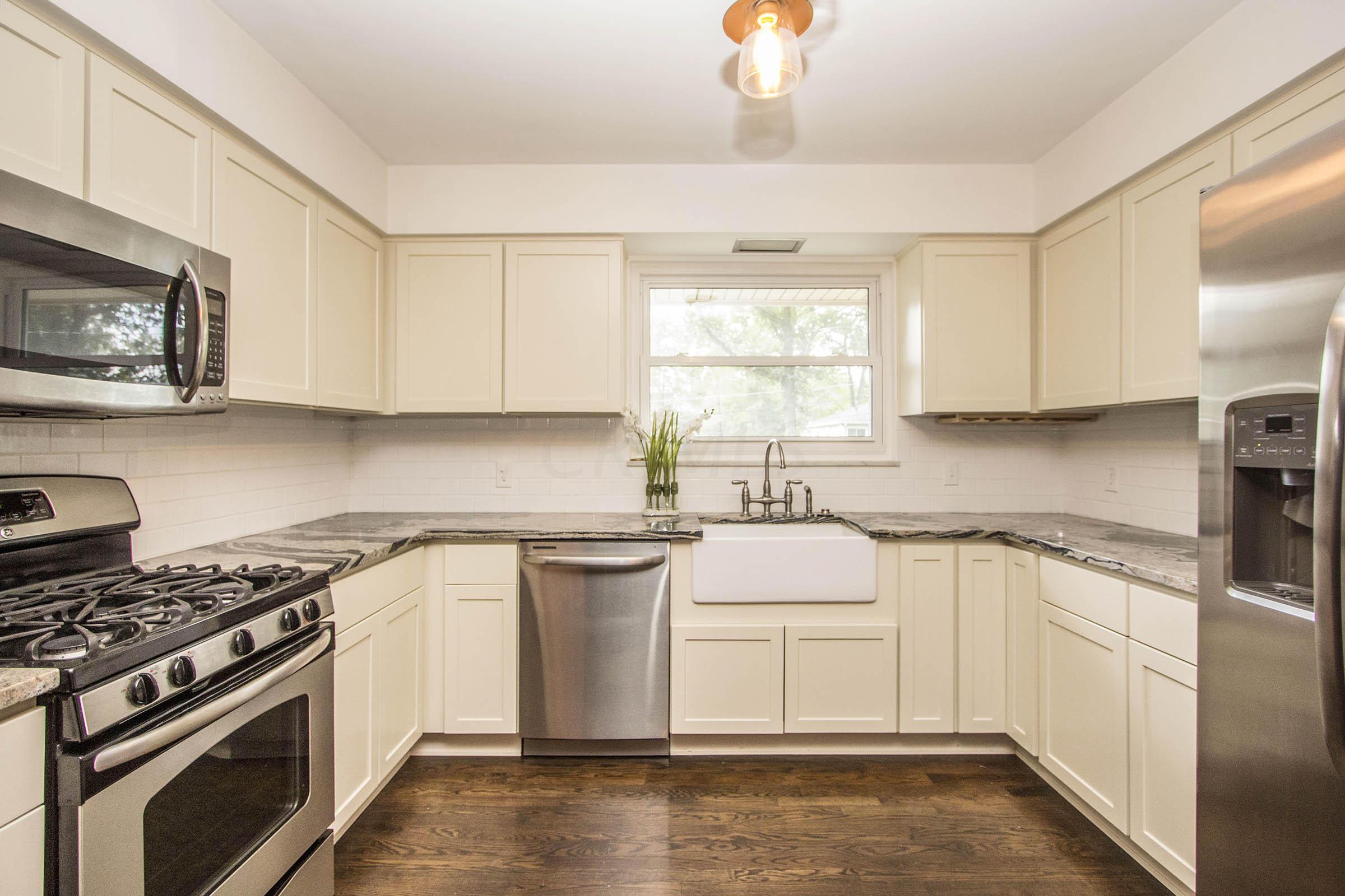 5305 Westbridge Road Columbus, OH 43231 - Photo 8 of 37 Gallery Image 8