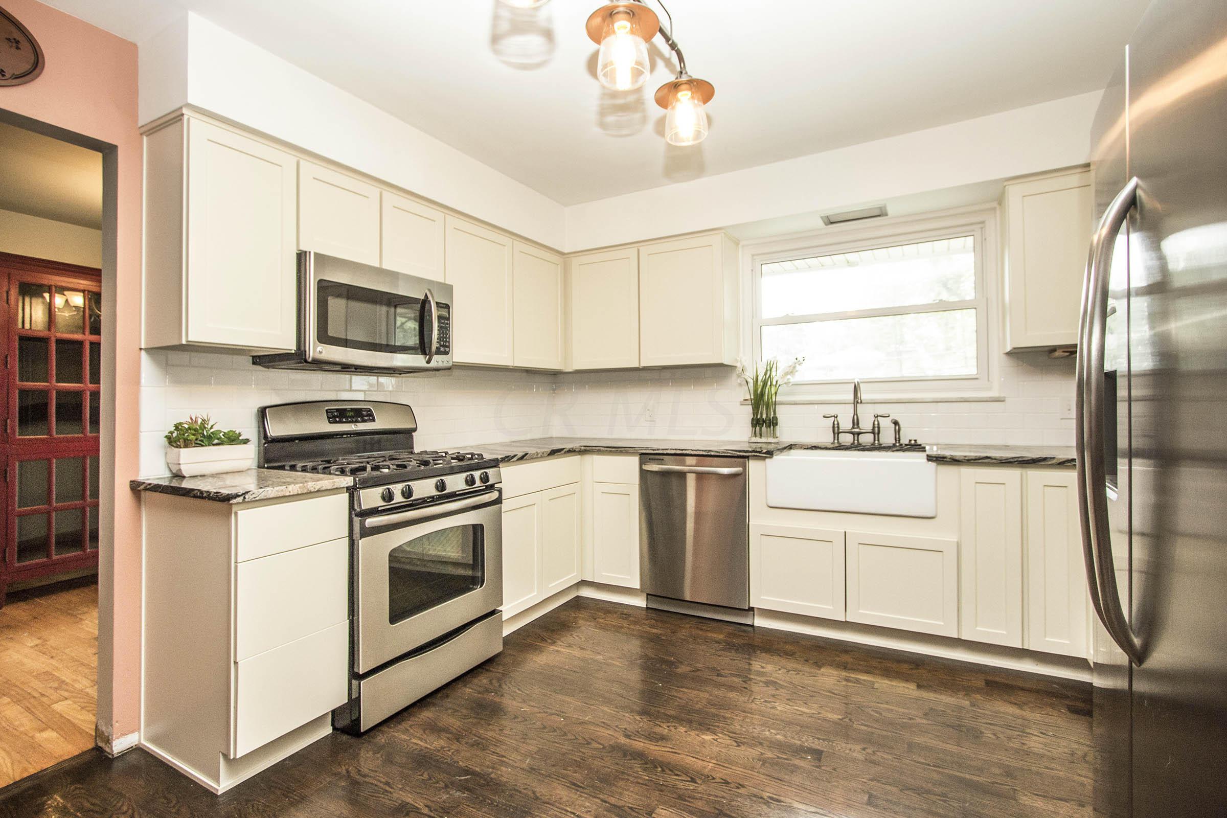5305 Westbridge Road Columbus, OH 43231 - Photo 9 of 37 Gallery Image 9