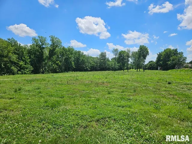 $215,000 | 1700 Kochs Lane, Quincy, IL 62305