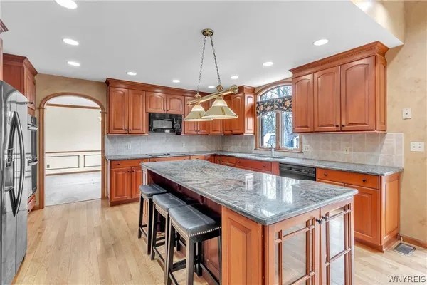 $724,900 | 379 Wood Acres Drive, Amherst, NY 14051