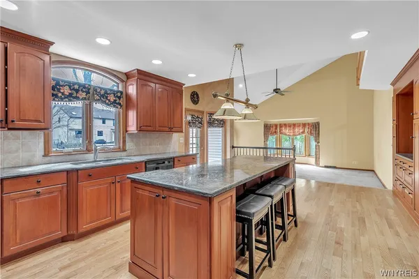 $724,900 | 379 Wood Acres Drive, Amherst, NY 14051
