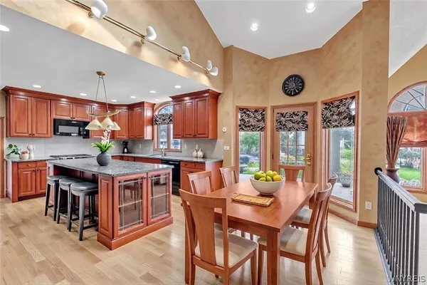 $724,900 | 379 Wood Acres Drive, Amherst, NY 14051