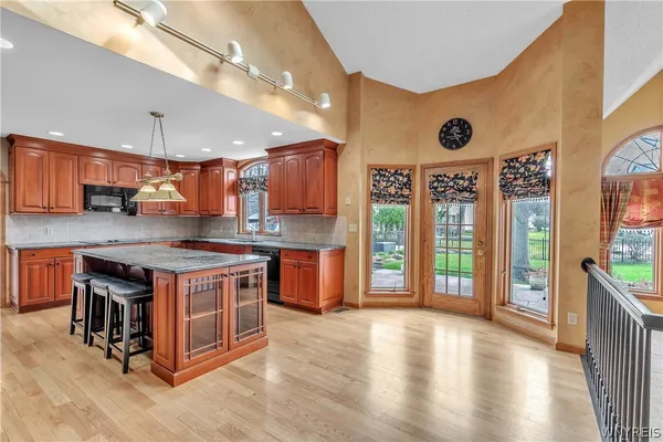 $724,900 | 379 Wood Acres Drive, Amherst, NY 14051