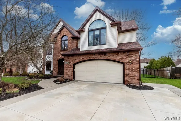 $724,900 | 379 Wood Acres Drive, Amherst, NY 14051