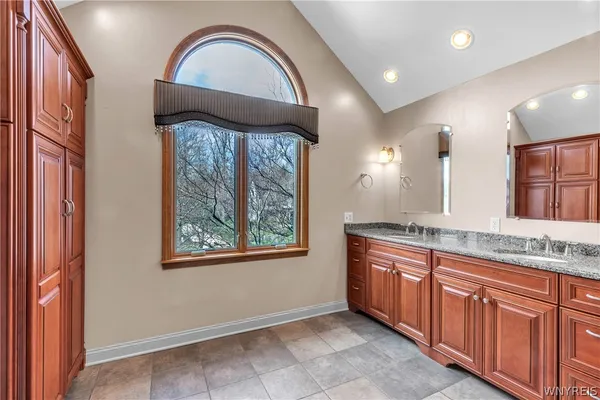 $724,900 | 379 Wood Acres Drive, Amherst, NY 14051