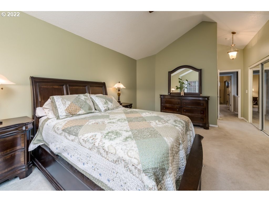 9526 Southwest Commons Court Portland, OR 97225 - Photo 13 of 22 Gallery Image 13