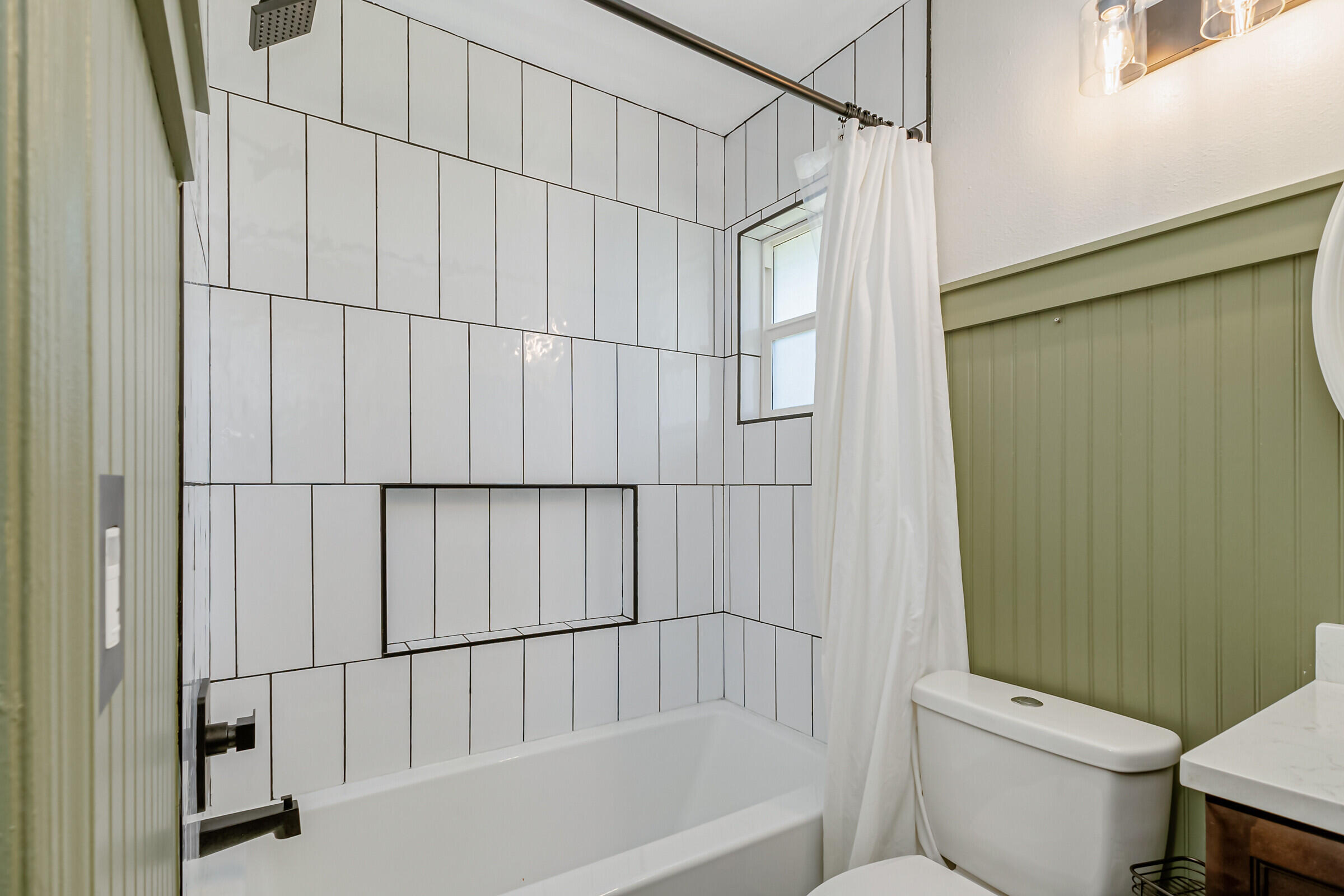 1030 San Rafael Road Southwest Palm Bay, FL 32908 - Photo 20 of 37 a bathroom with a toilet and a shower