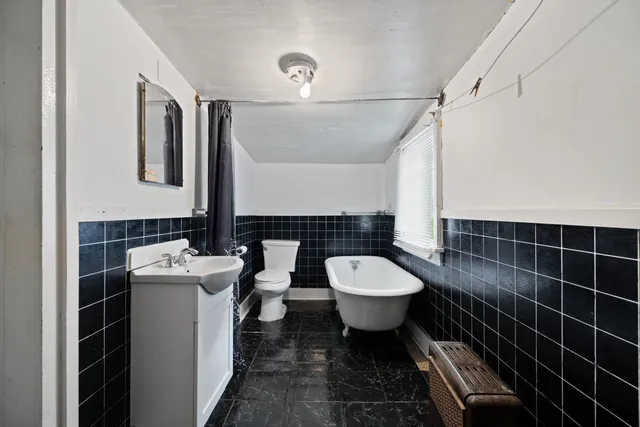 $75,000 | 629 Baptist Street, Staunton, VA 24401