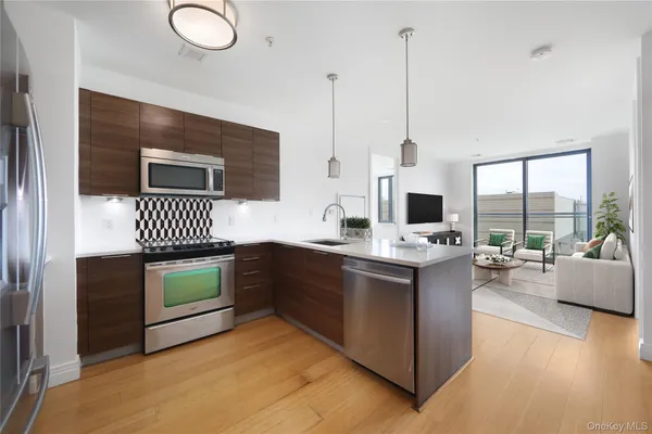 $499,000 | 701 Ridge Hill Boulevard, Unit 10I, Yonkers, NY 10710