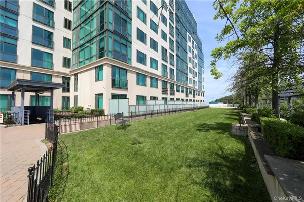 $499,000 | 701 Ridge Hill Boulevard, Unit 10I, Yonkers, NY 10710