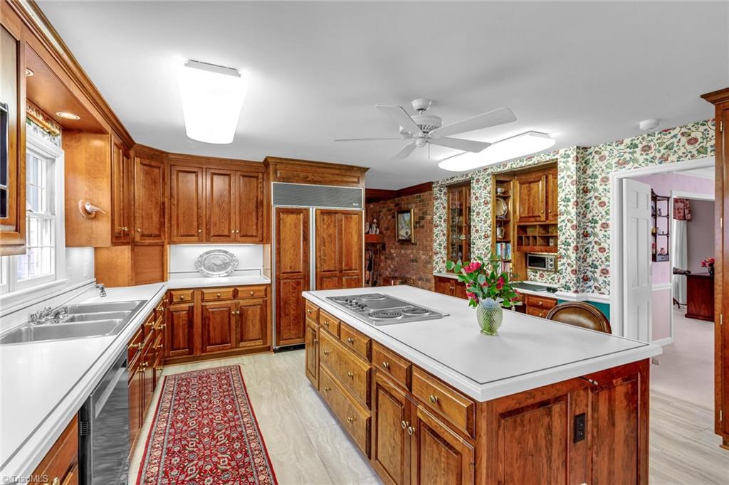 1211 Westminster Drive High Point, NC 27262 - Photo 12 of 44