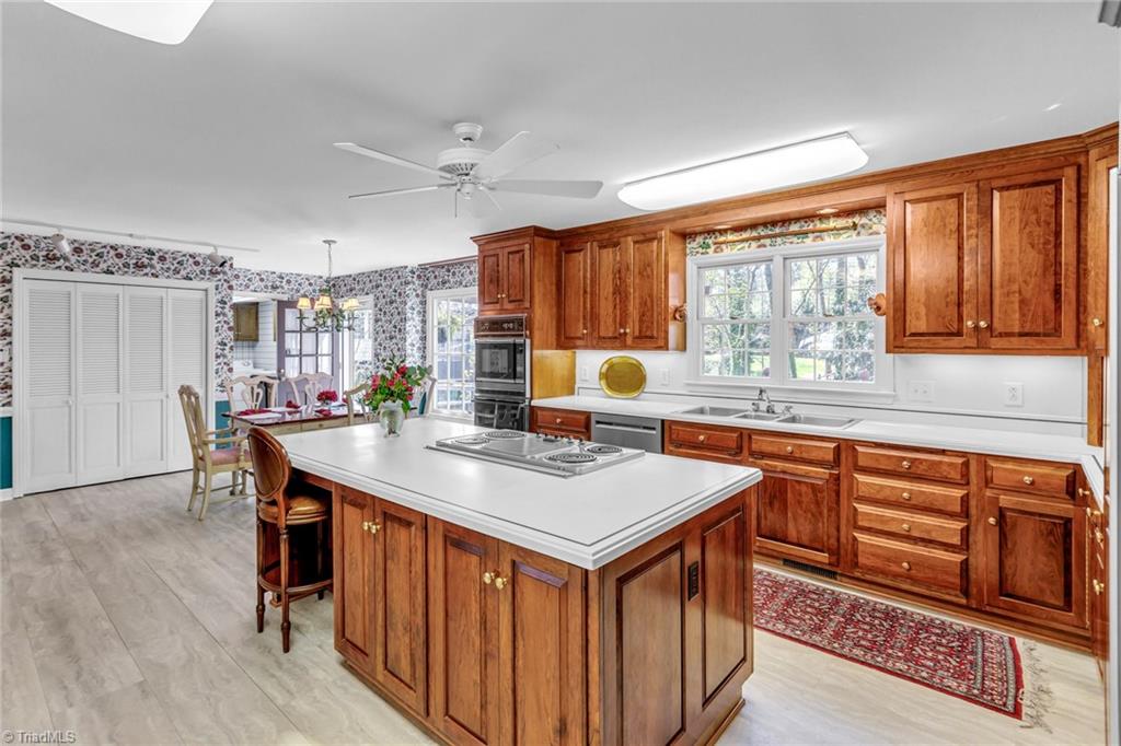 1211 Westminster Drive High Point, NC 27262 - Photo 10 of 44