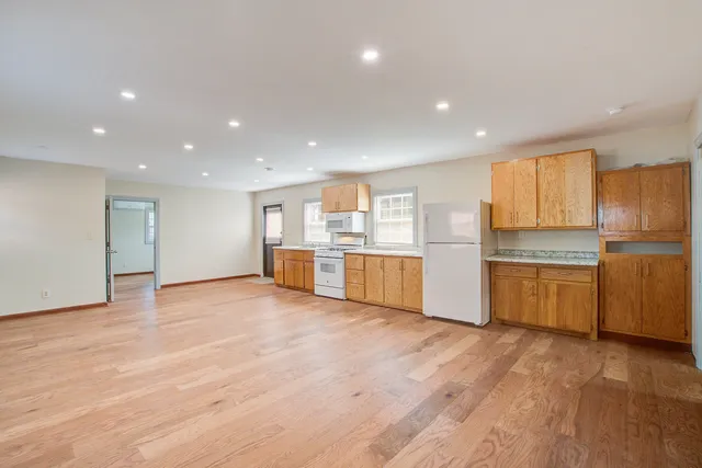 $2,395 | 198 Nassau Street, Charleston, SC 29403