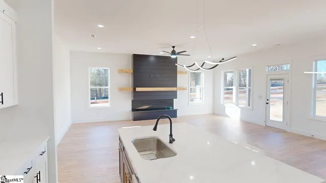 $339,900 | 265 State Rd S-42-742, Wellford, SC 29385