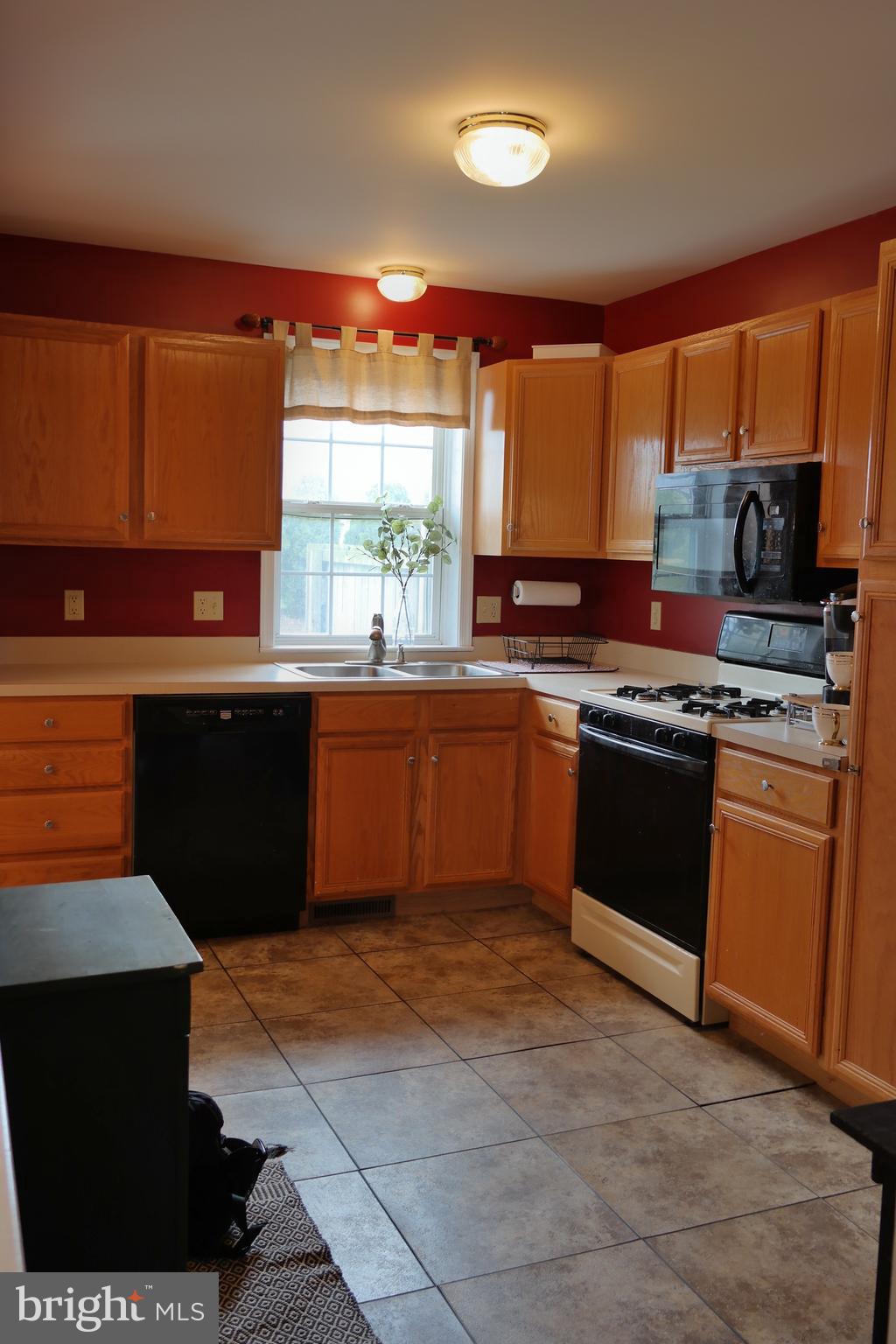 118 Riders Way Lebanon, PA 17042 - Photo 2 of 18 Gallery Image 2