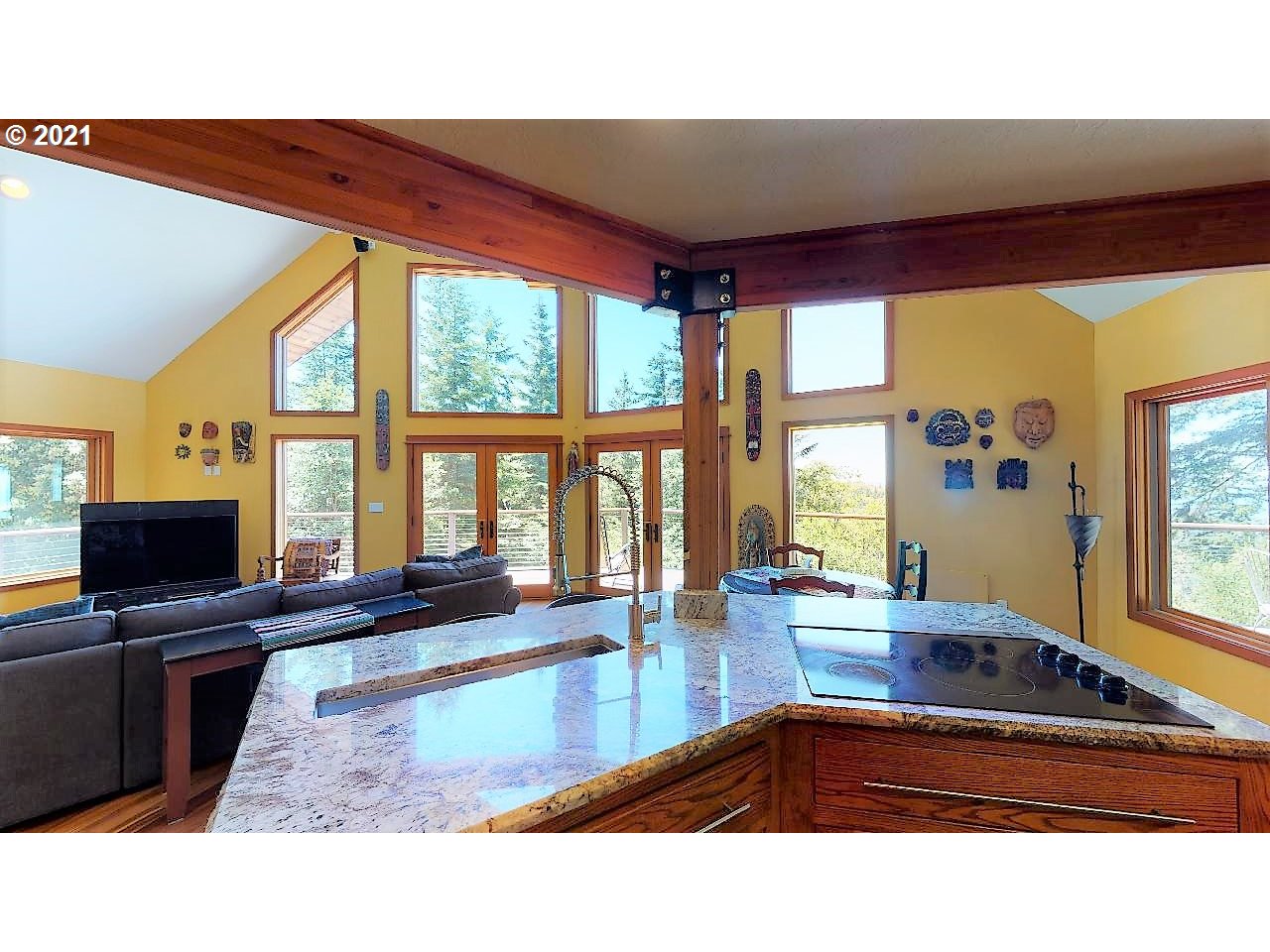 29068 North Grizzly Road Gold Beach, OR 97444 - Photo 11 of 32 Gallery Image 11