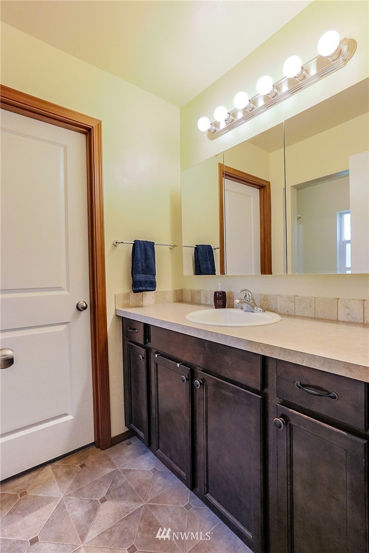 2512 Filbert Avenue Bremerton, WA 98310 - Photo 15 of 25 Gallery Image 15