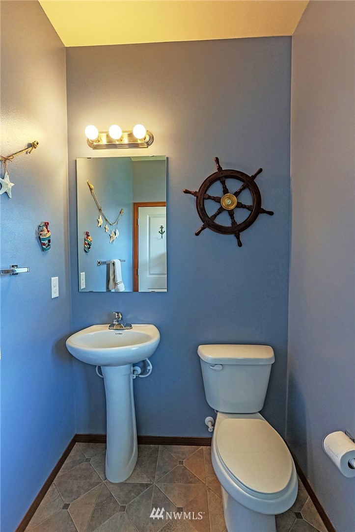 2512 Filbert Avenue Bremerton, WA 98310 - Photo 10 of 25 Gallery Image 10