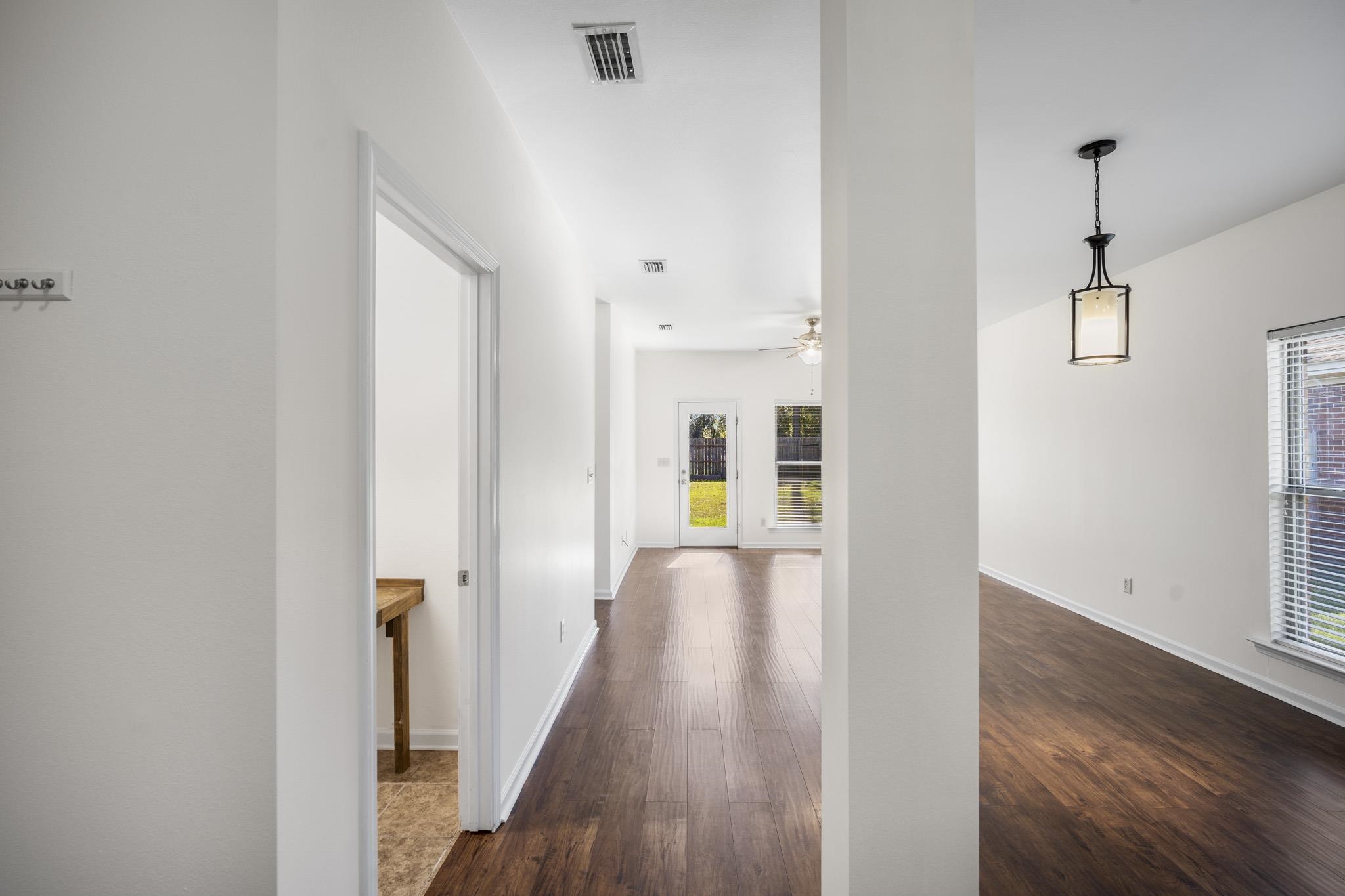 10536 Orkney Way Daphne, AL 36527 - Photo 3 of 24 Hallway