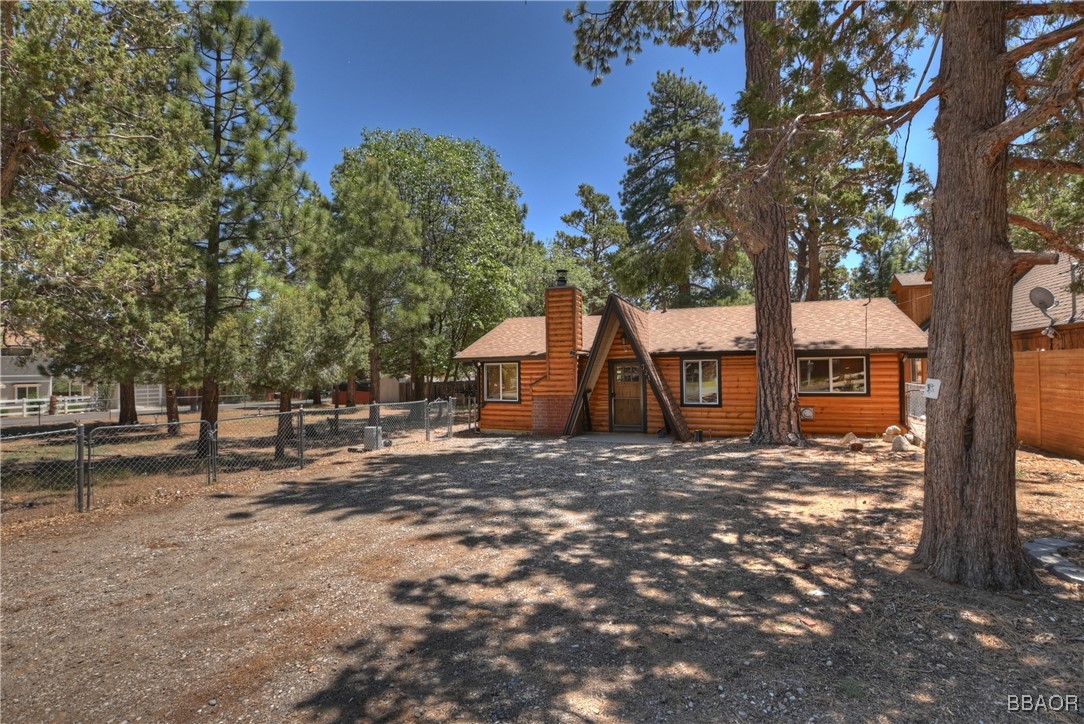 721 Riverside Avenue Sugarloaf, CA 92386 - Photo 5 of 41 Gallery Image 5