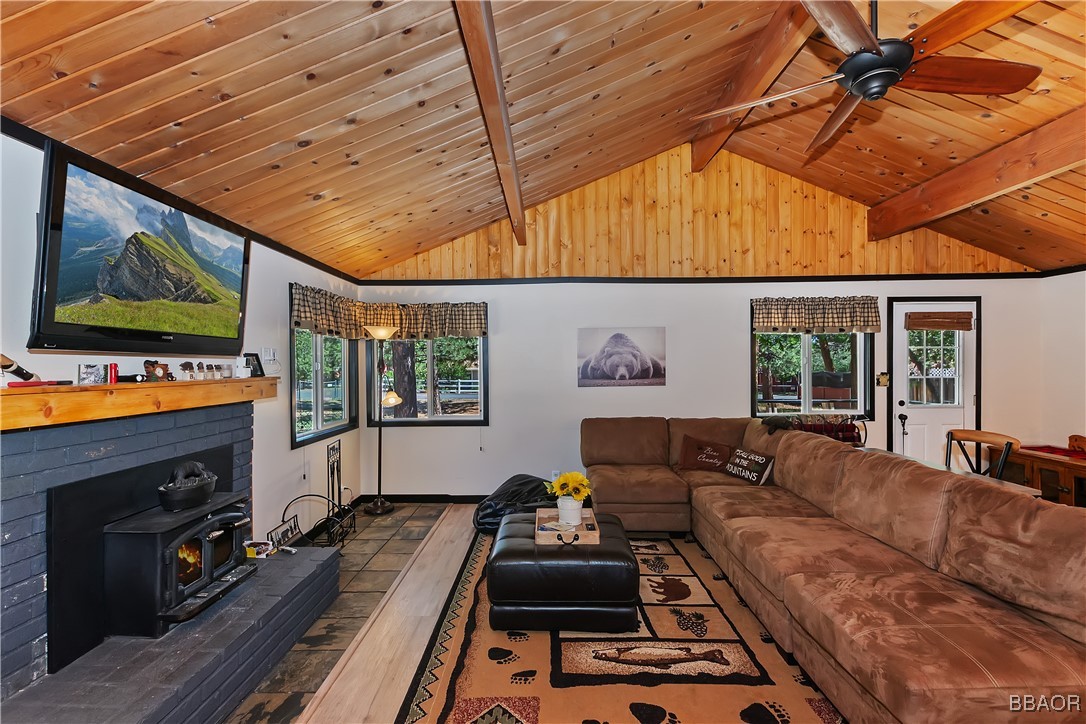 721 Riverside Avenue Sugarloaf, CA 92386 - Photo 8 of 41 Gallery Image 8