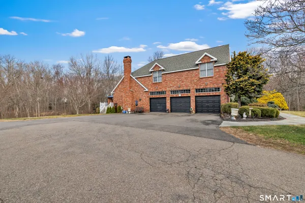 $1,100,000 | 90 Soundview Avenue, Shelton, CT 06484