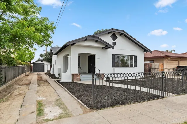 $344,998 | 725 South Fifth Street, Fresno, CA 93702