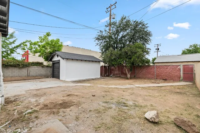 $344,998 | 725 South Fifth Street, Fresno, CA 93702