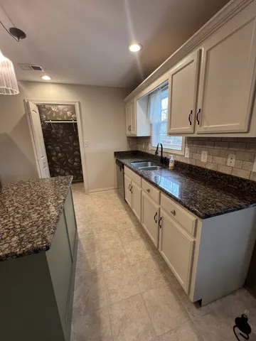 $1,900 | 1745 Apache Way, Clarksville, TN 37042