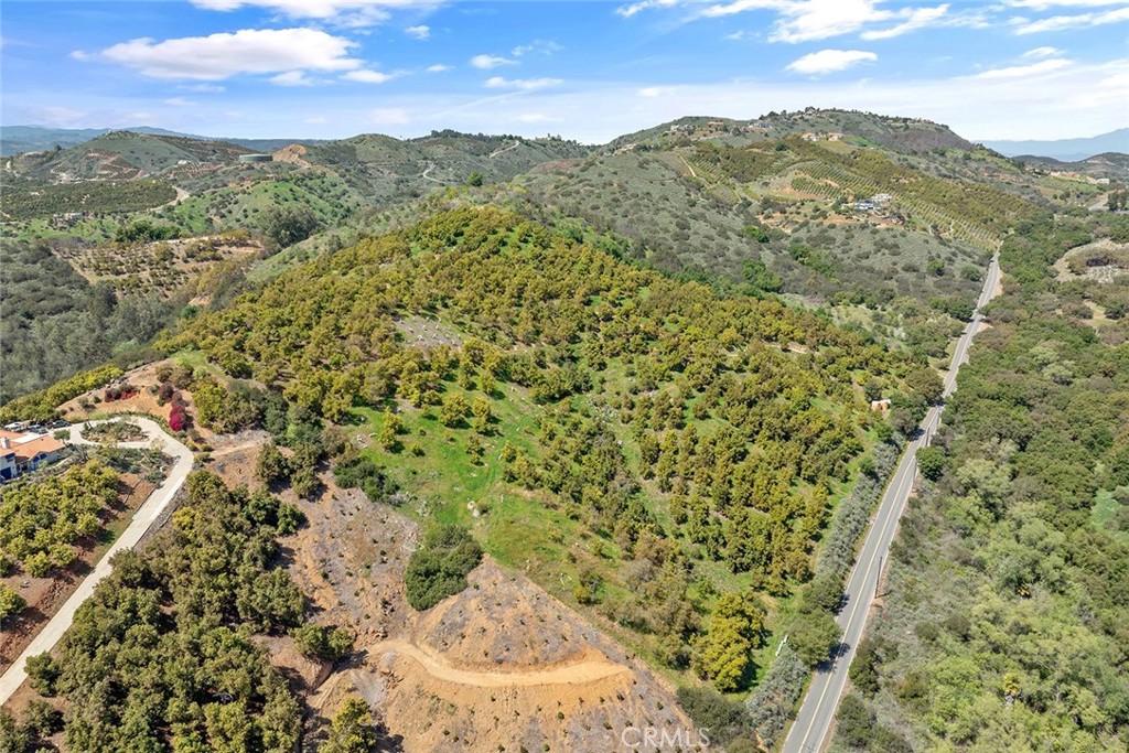 48825 Via Vaquero Temecula, CA 92590 - Photo 2 of 37