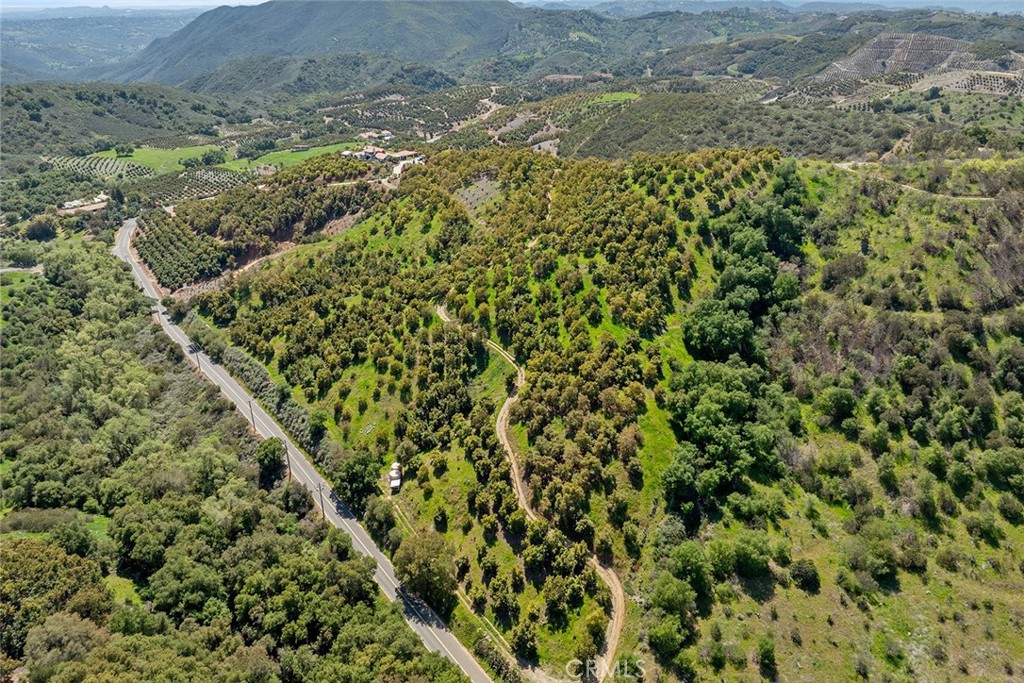 48825 Via Vaquero Temecula, CA 92590 - Photo 7 of 37