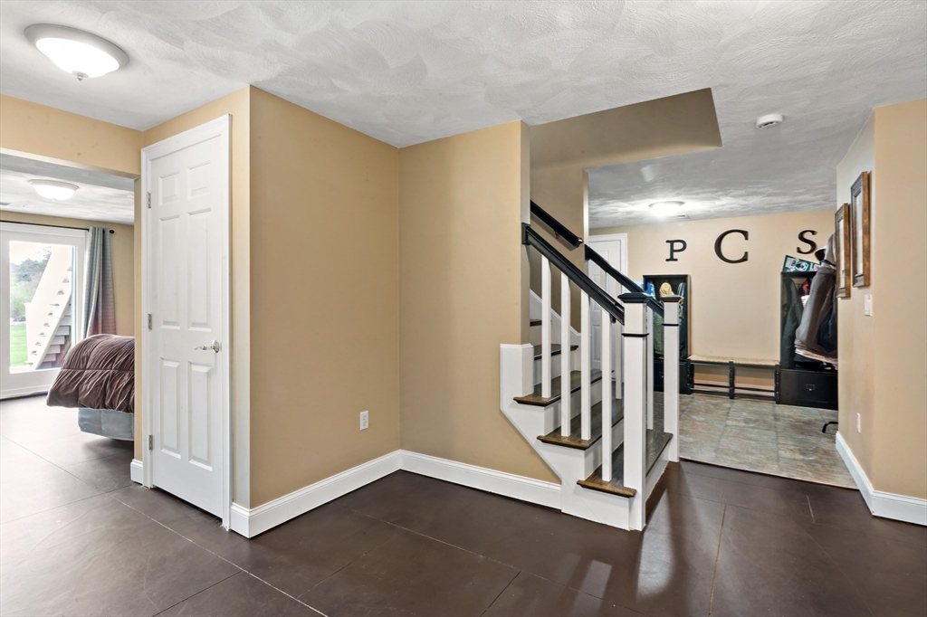 9 Round Farm Road Rehoboth, MA 02769 - Photo 25 of 41