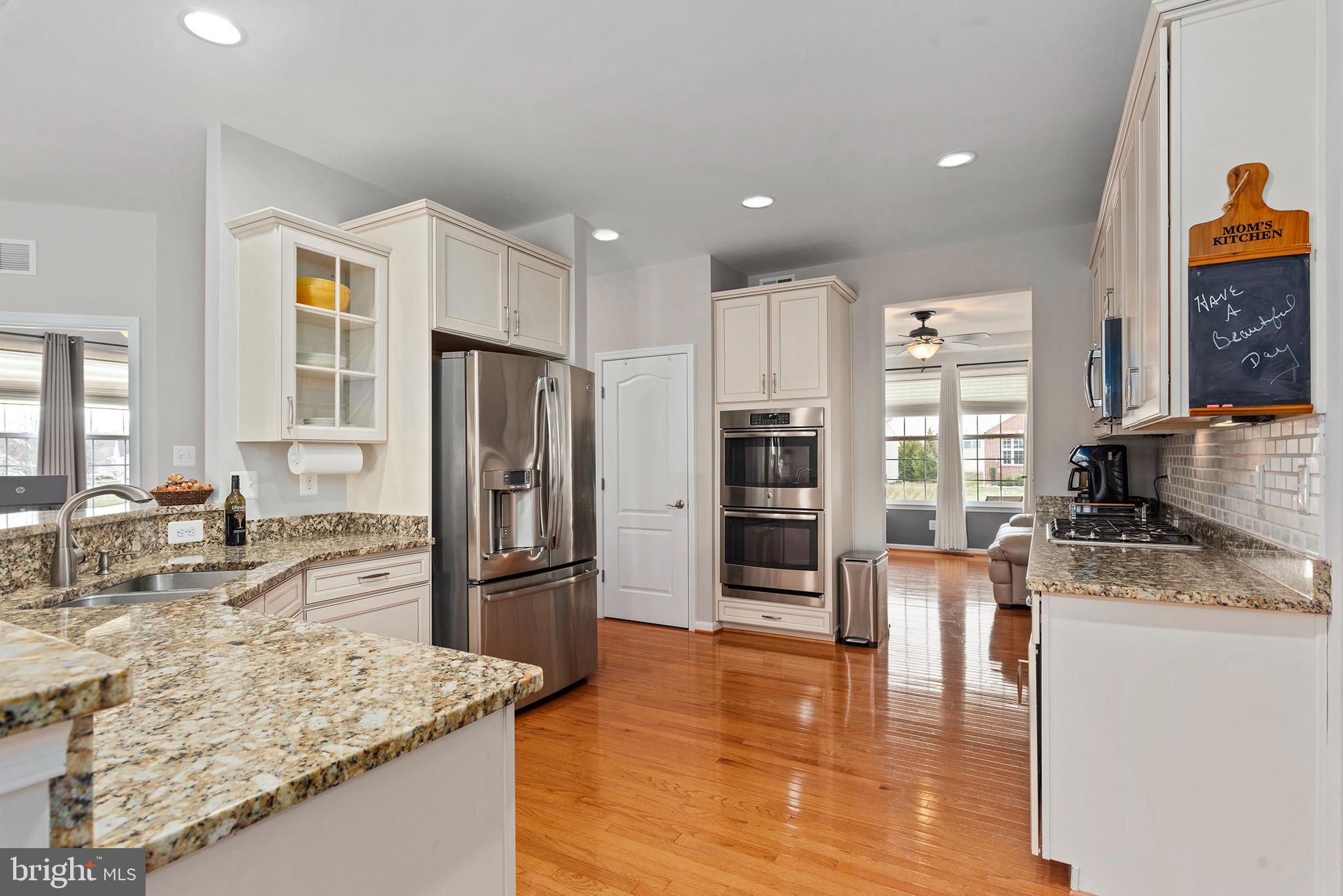 756 Cherry Tree Road Middletown, DE 19709 - Photo 12 of 50 Granite countertops & Double oven!