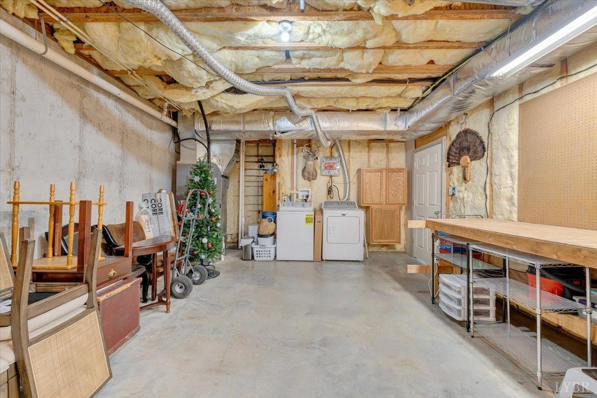 5129 Wheatland Road Bedford, VA 24523 - Photo 46 of 51 a view of an empty room with furniture