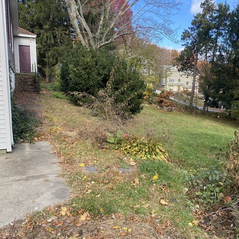 19 Chequeset Road Worcester, MA 01605 - Photo 4 of 36 Gallery Image 4