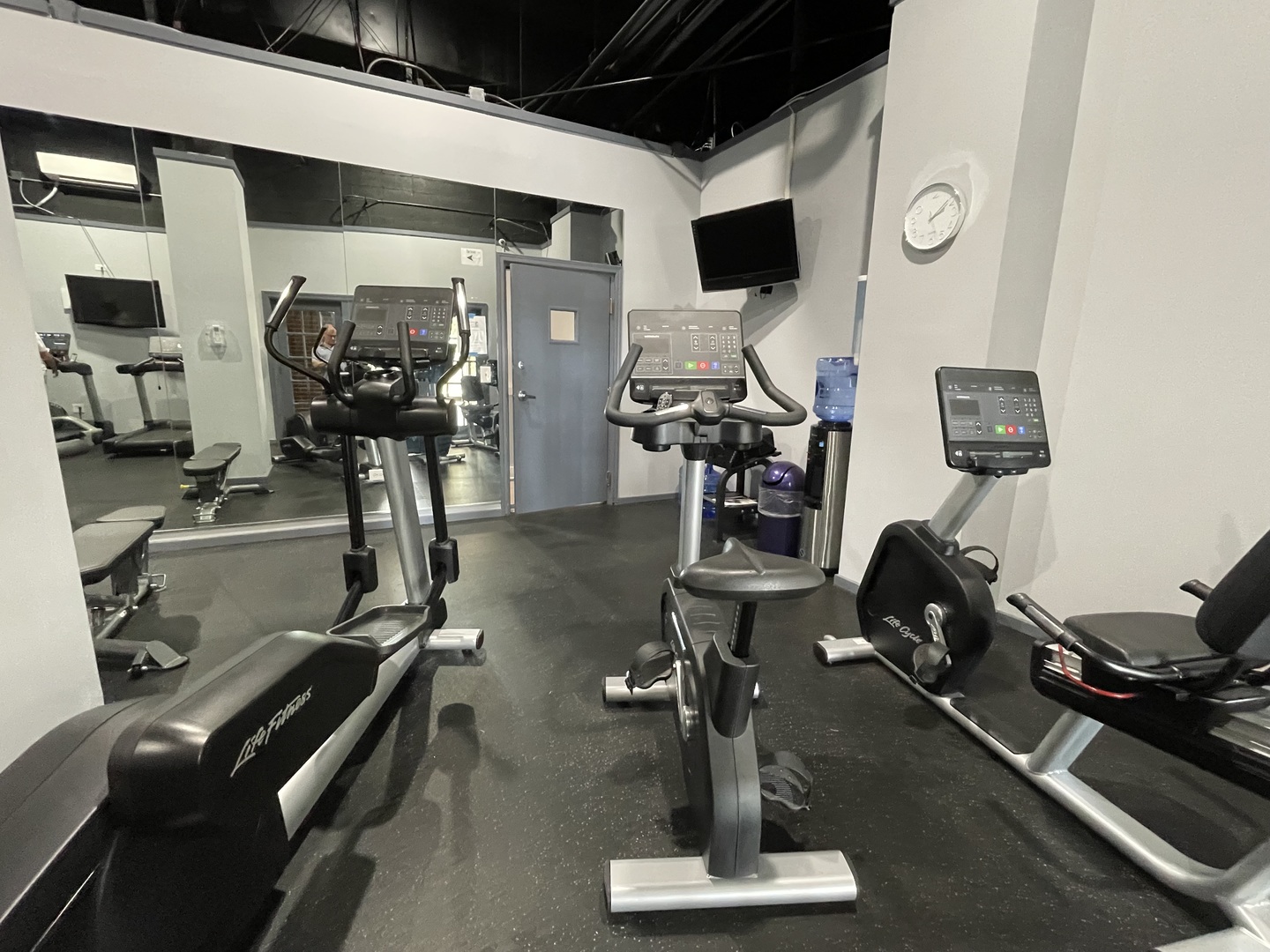 20 North Tower Road, Unit 10A Oak Brook, IL 60523 - Photo 6 of 6 a view of a room with gym equipment