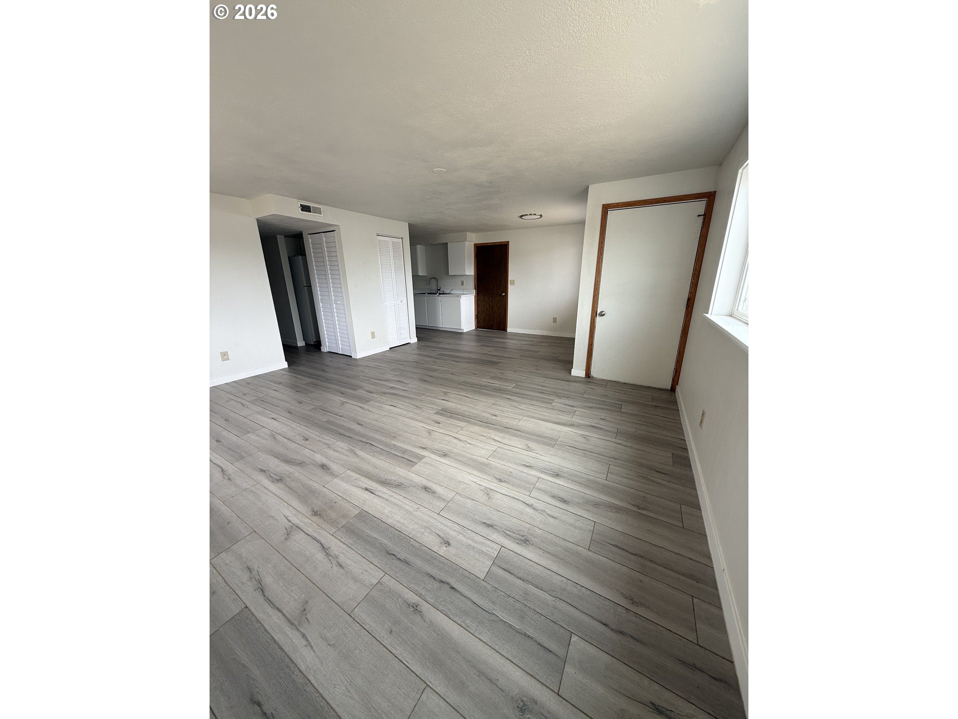 574 East Reeder Drive Hermiston, OR 97838 - Photo 5 of 14 Living Room